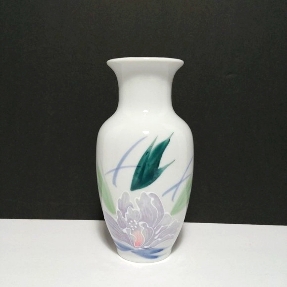 Lovely Floral Hand Painted Porcelain Japanese Vase